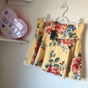 gorgeous summer floral skirt NWT